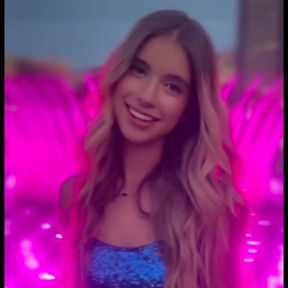 Meet your Posher, Gabrielle - Picture 1 of 7